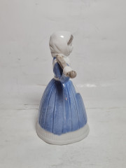 Статуэтка винтажная Lladro &quot;Женщина с коромыслом&quot;, фарфор, 13 x 9 см, Испания, 1960-70гг.