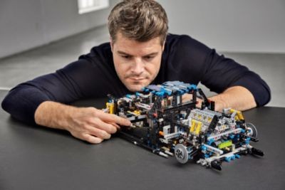 LEGO LEGO Technic 42083 Bugatti Chiron LEGO Technic 42083 Бугатти Хирон