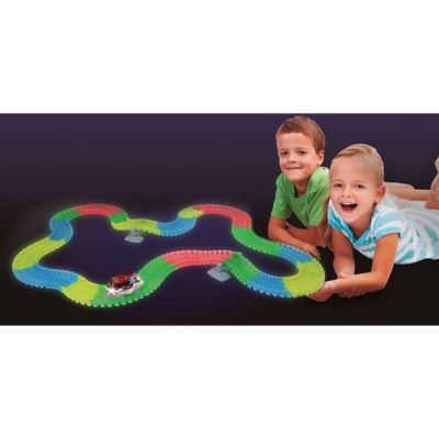 FANTASTIC TRACKS Rennstrecke mit Auto 220 Teile Autorennbahnsets Гоночная трасса с автомобилем 220 шт. Наборы гоночных трасс для автомобилей