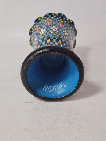 Ваза винтажная Agadir Marokko, черная керамика с красочным цветочным декором, 15,5 x 9,5 см, Марокко, 1960-70гг.