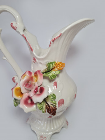 Capodimonte Italy Белый Кувшин/Ваза с фактурным узором и розой, 29см x 21см, Италия, 1960-70гг.