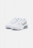 Nike Sportswear AIR MAX VERONA Sneaker low white/metallic silver AIR MAX VERONA Низкие кроссовки женские белый/серебристый металлик
