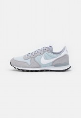 Nike Sportswear INTERNATIONALIST Sneaker low wolf grey/white/pure platinum/black INTERNATIONALIST Низкие кроссовки женские волчий серый/белый/чистая платина/черный