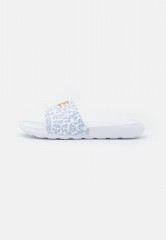 Nike Sportswear VICTORI ONE SLIDE Pantolette flach white/wolf grey/pure platinum/metallic gold VICTORI ONE SLIDE Мюли на плоской подошве белый/серый волк/чистая платина/золотой металлик