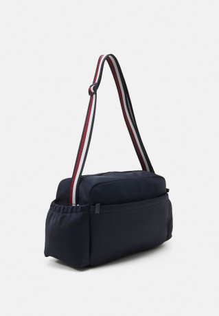 Tommy Hilfiger CORPORATE CHANGING Baby changing bag space blue CORPORATE CHANGING Сумка для пеленания космический синий
