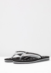 Tommy Hilfiger LOVES BEACH T-bar sandals black LOVES BEACH Сандалии с Т-образной перемычкой черный