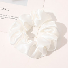 SOHO Satin Scrunchie Weiss Атласная резинка для волос