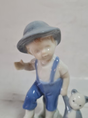 Статуэтка винтажная Lladro &quot;Мальчик с медвежонком&quot;, фарфор, 12 x 6 см, Испания, 1960-70гг. 