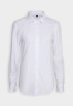 Tommy Hilfiger MONOGRAM REGULAR Button-down blouse optic white MONOGRAM REGULAR Блузка на пуговицах оптический белый