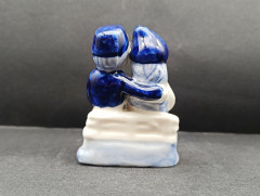 Статуэтка винтажная Delft Blue &quot;Влюбленная пара&quot;, фарфор, 8 х 6 см, Голландия, 1960-70гг.