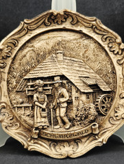 Панно декоративное винтажное Collectible Vtg. с изображением мужчины и женщины в Шварцвальде, резьба по дереву, 15 см, Германия, 1970-80гг.