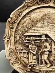 Панно декоративное винтажное Collectible Vtg. с изображением мужчины и женщины в Шварцвальде, резьба по дереву, 15 см, Германия, 1970-80гг.