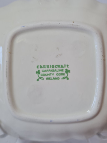 Декоративная тарелка Carrigcraft, белый фарфор с картой Ирландии и позолотой 24К, 11,5 x 11,5 x 2,5 см, Ирландия, 1960-70гг.