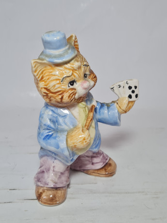 Фигурка винтажная "Кот в светло-голубом пиджаке с игральными картами", 14 x 9 см, Германия, 1950-60гг.