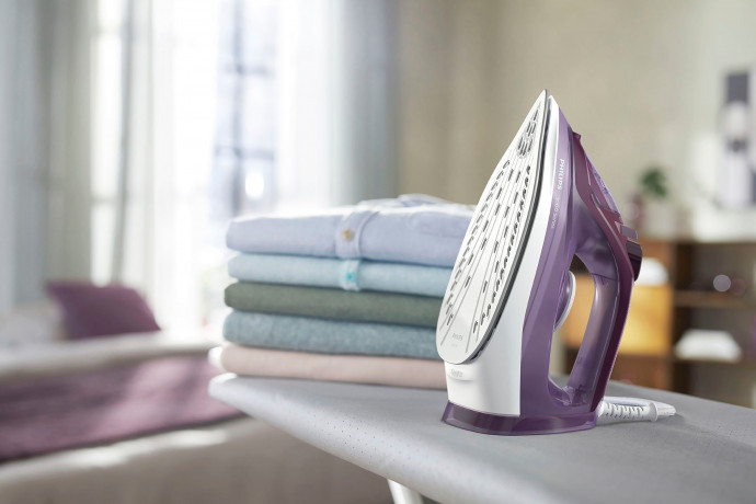 Philips Philips Dampfbugelstation DST3041/30, 0.3 ml Wassertank, Vertikaldampf  Паровая гладильная станция Philips DST3041/30, резервуар для воды 0,3 мл, вертикальное отпаривание