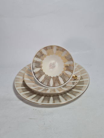 Чайное трио винтажное Im Stil Winterling Marktleuthen Bavaria "Розовые розы в золотом орнаменте", фарфор, Германия, 1960-70гг.