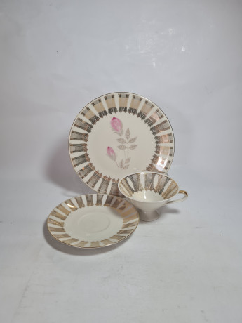 Чайное трио винтажное Im Stil Winterling Marktleuthen Bavaria "Розовые розы в золотом орнаменте", фарфор, Германия, 1960-70гг.