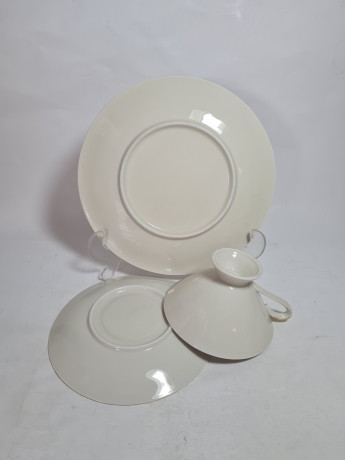 Чайное трио винтажное Im Stil Winterling Marktleuthen Bavaria "Розовые розы в золотом орнаменте", фарфор, Германия, 1960-70гг.