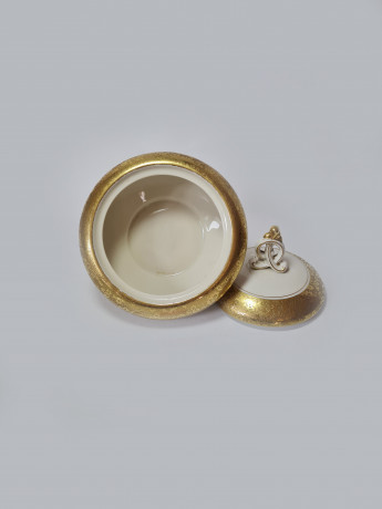 AL-KA Kunst Kronach Круглая винтажная шкатулка с цветочным узором и обильной позолотой, 14смx12см, Германия, 1960-70гг.