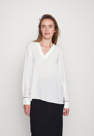 Tommy Hilfiger SOLID V NECK Blouse ecru ТВЕРДАЯ БЛУЗА С V-ОБРАЗНЫМ ВЫРЕЗОМ экрю
