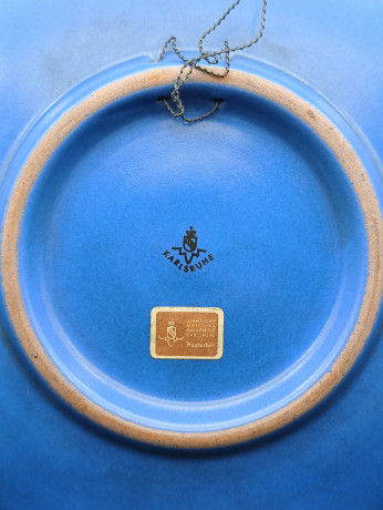 Тарелка декоративная винтажная Karlsruhe, ботанический декор, майолика, ручная роспись, 19 х 19 см, Германия, 1970-80гг.