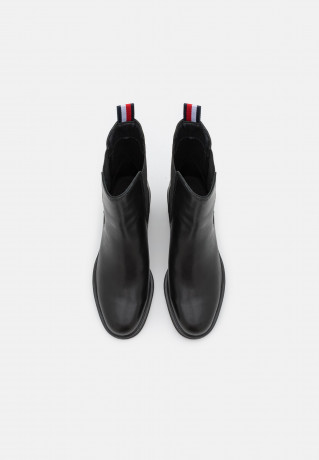Tommy Hilfiger OUTDOOR CHELSEA MID HEEL BOOT Classic ankle boots black OUTDOOR CHELSEA MID HEEL BOOT Классические ботильоны черный