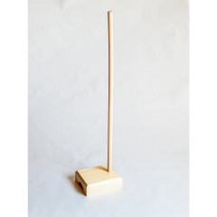 Holzspielzeug Display zur Prasentation von Kletterfiguren Витрина из деревянных игрушек для презентации альпинистских фигурок