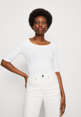 Tommy Hilfiger SLIM MODERN SCOOP Basic T-shirt optic white SLIM MODERN SCOOP Базовая футболка оптический белый