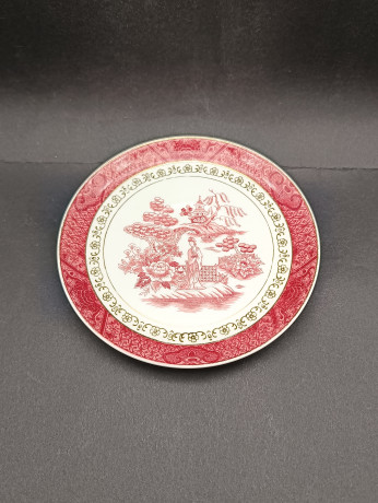 Тарелка декоративная винтажная Doppel Phoenix "Женщина в японском саду" в красных оттенках, фарфор, 17 см, Япония, 1960-70гг.