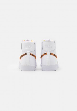 Nike Sportswear BLAZER MID #x27;77 Sneaker high white BLAZER MID #x27;77 Высокие кроссовки женские белый