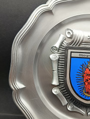 Тарелка декоративная винтажная &quot;Герб города Обергромбах&quot; / Серия &quot;Геральдика&quot;, яркий декор, олово (95%), 23 см, Германия, 1970-80гг.