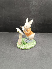 Статуэтка винтажная миниатюрная Im Stil Goebel &quot;Заяц, играющий на флейте&quot;, фарфор, 9 х 6 см, Германия, 1970-80гг. 