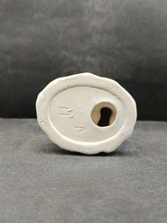 Статуэтка винтажная миниатюрная Im Stil Goebel "Заяц, играющий на флейте", фарфор, 9 х 6 см, Германия, 1970-80гг. 