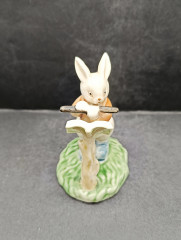 Статуэтка винтажная миниатюрная Im Stil Goebel &quot;Заяц, играющий на флейте&quot;, фарфор, 9 х 6 см, Германия, 1970-80гг. 