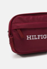 Tommy Hilfiger CORPORATE BUMBAG UNISEX Across body bag rouge CORPORATE BUMBAG UNISEX Сумка через плечо румяна