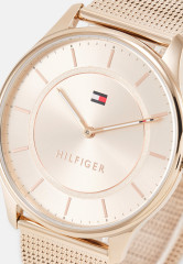 Tommy Hilfiger CASE DIAL WITH ACCENTS BRACELET Watch gold-coloured ЦИФЕРБЛАТ С АКЦЕНТАМИ БРАСЛЕТ Часы золотого цвета