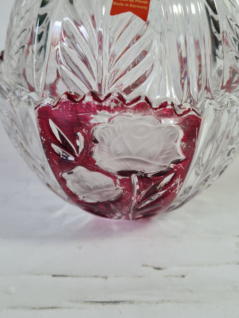 Ваза с крышкой винтажная Anna Hutte, хрусталь с красным декором, 13 x 17,5 см, Германия, 1960-70гг.