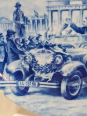 Тарелка декоративная винтажная Genuine Blue China &quot;Тур Мерседес Бенц. Манхейм&quot;, мотив 6, фарфор, 19.5 см,Германия, 1960-70гг.
