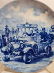 Тарелка декоративная винтажная Genuine Blue China &quot;Тур Мерседес Бенц. Манхейм&quot;, мотив 6, фарфор, 19.5 см,Германия, 1960-70гг.