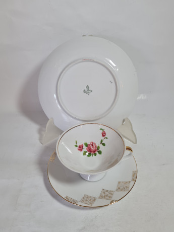 Чайное трио винтажное Winterling Kirchenlamitz Bavaria с розовыми розами и золотистым декором, фарфор, Германия, 1970-80гг.