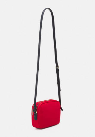 Tommy Hilfiger POPPY CROSSOVER Across body bag red corporate POPPY CROSSOVER Сумка через плечо красный корпоратив