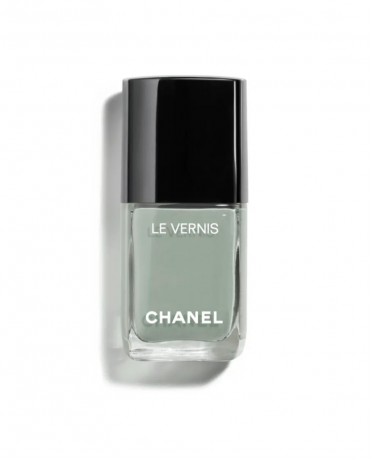 Chanel Le Vernis nail polish 131 Cavalier Seul 13ml, Лак для ногтей 131 Cavalier Seul (Франция), стойкое глянцевое покрытие, керамиды камелии, 13мл